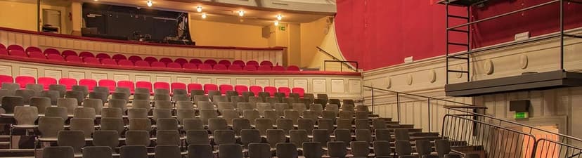 Comedie de La Gare - Broadway