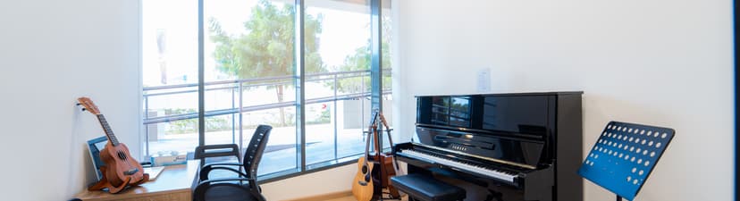 Fournotes Room C6